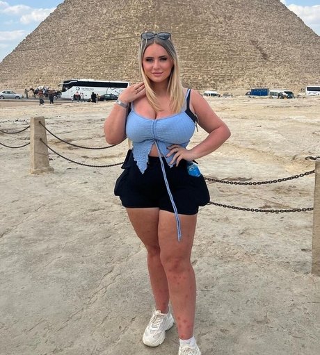 Molly O Shea nude pornstar pic