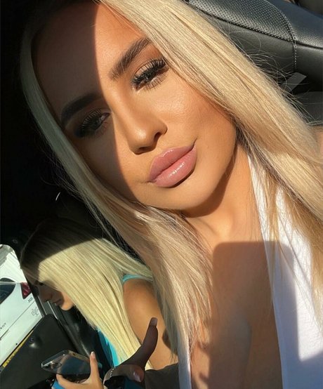 Molly O Shea erotic pornstar img