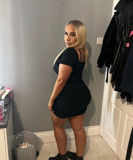 Molly O Shea model porn gallery