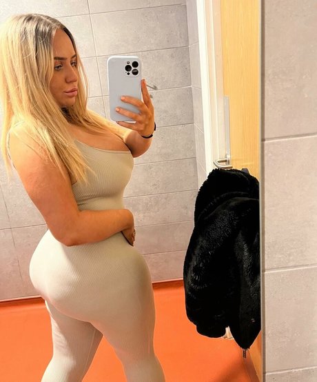 bunny asian onlyfans pornos images