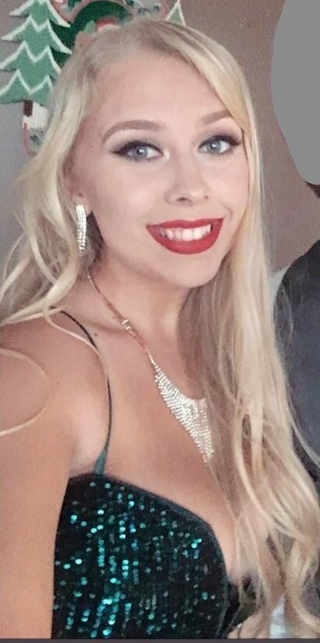 Rhiannon C sexy pornstar pictures