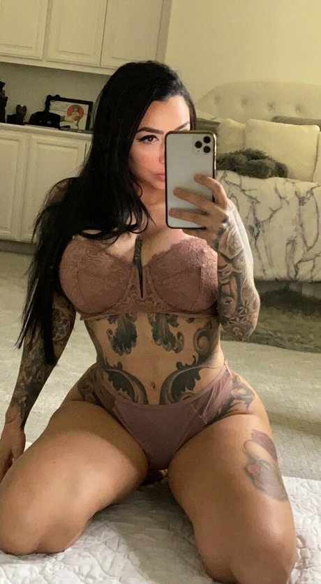 cassiecursesfree pornstar nude photos