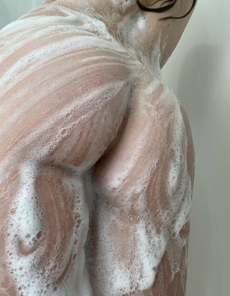 bhappywhereugo model beautiful image