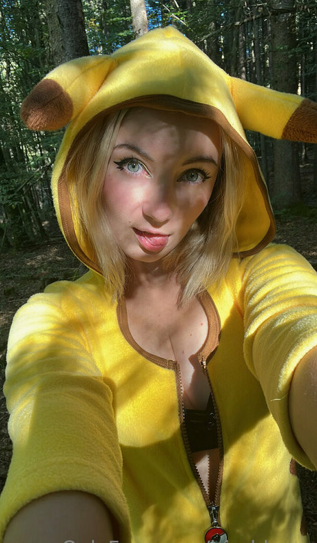 Iris Bloom xxx star picture