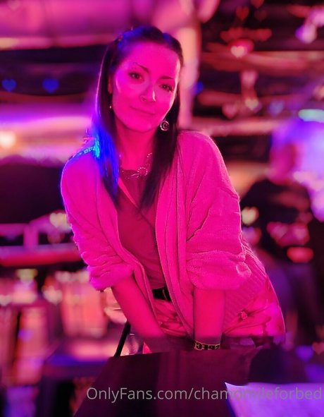 chamomileforbed pretty model photos