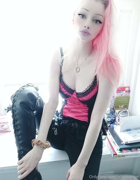 qweenaudrey naked star gallery