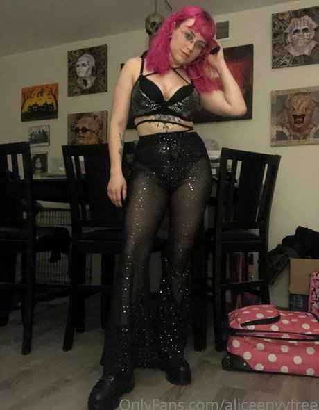 aliceenvyfree porn actress image