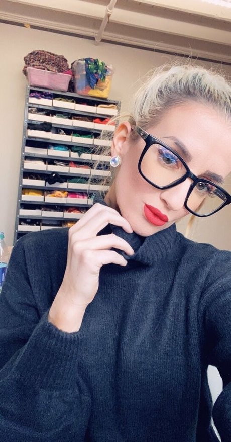 khloeefree adult actress photos