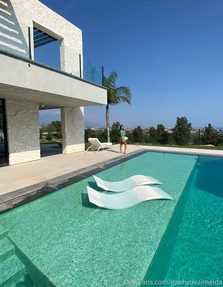 gabbydealmeida model nudes pic