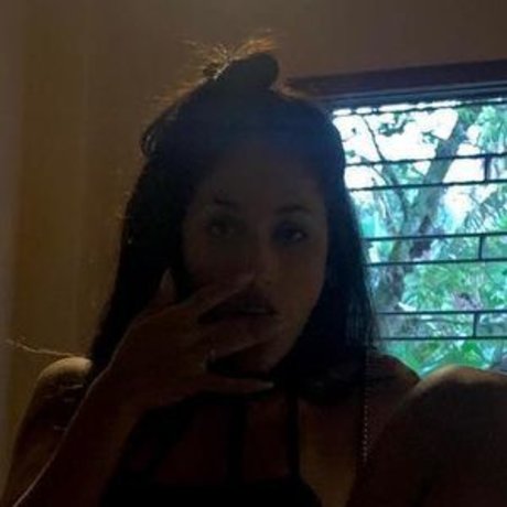 Lais Casanovas naked model pic