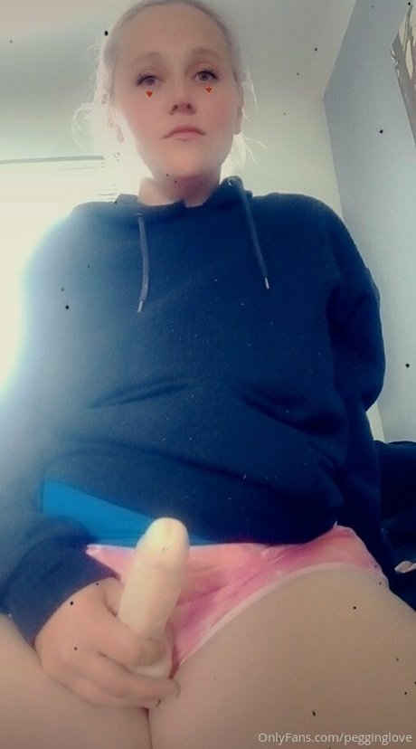 pegginglove nudes star photo