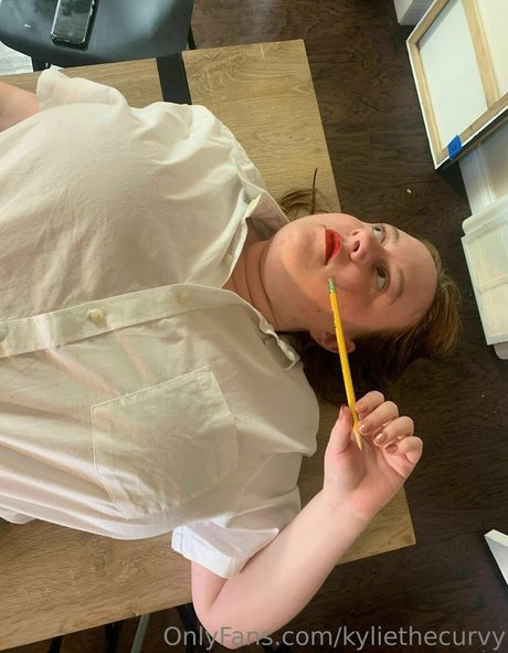 kyliethecurvy model sex pics