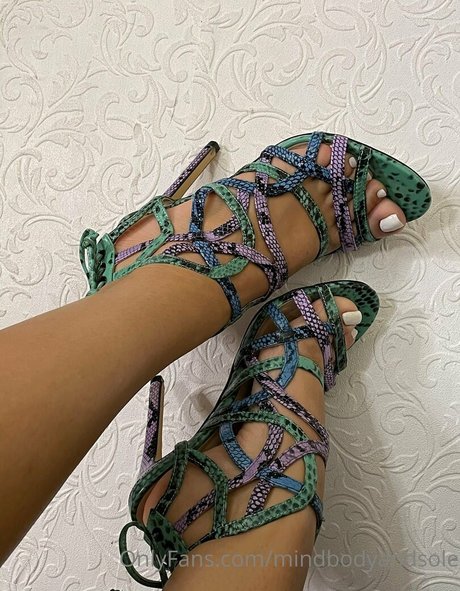 mindbodyandsole model adult pic