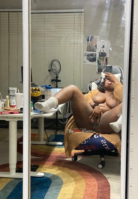 missniemacream high quality model pics