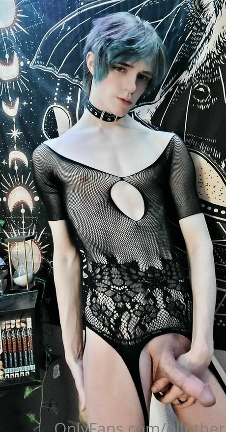 olluther star high quality photo