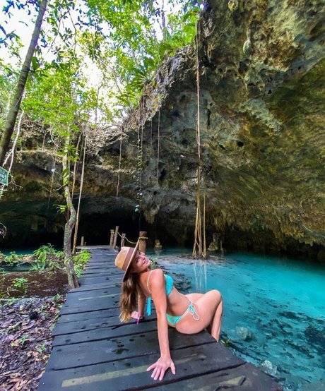 Thaisa Leal nude model photo