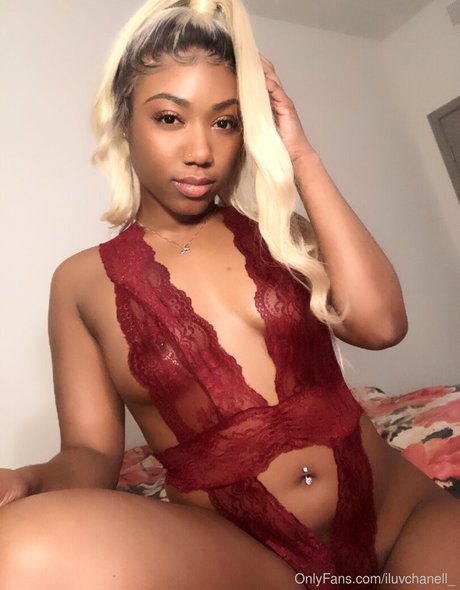 iluvchanell_ sexy model photo