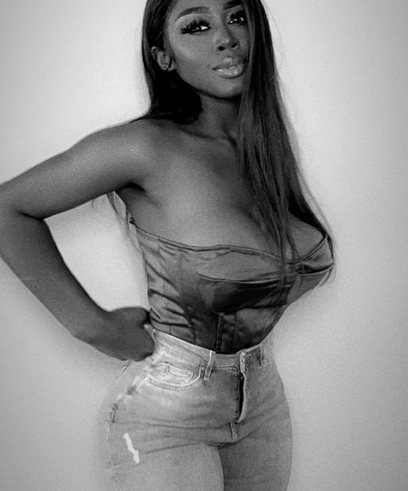 LXRYCC xxx actress photos