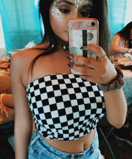 Alina M model top photo