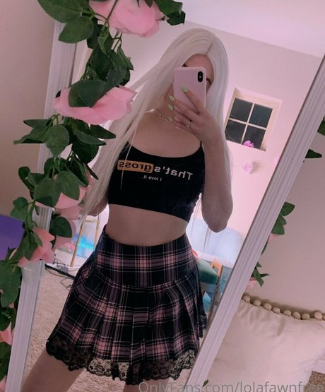 lolafawnfree star nice pics