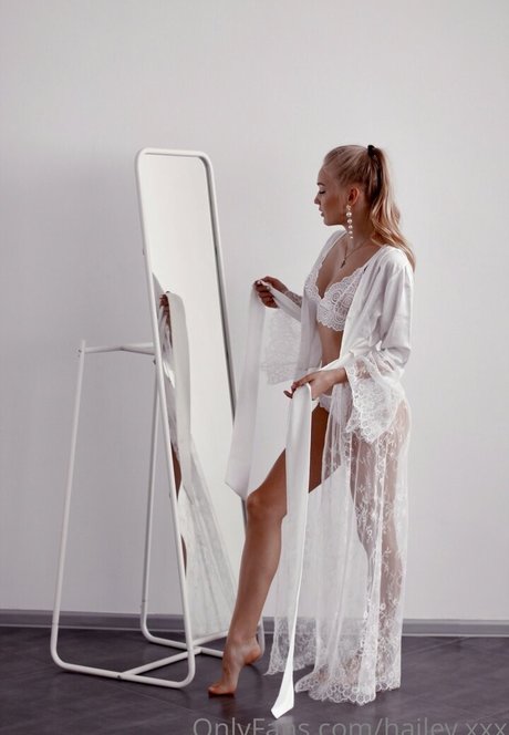 hailey xxx model xxx picture