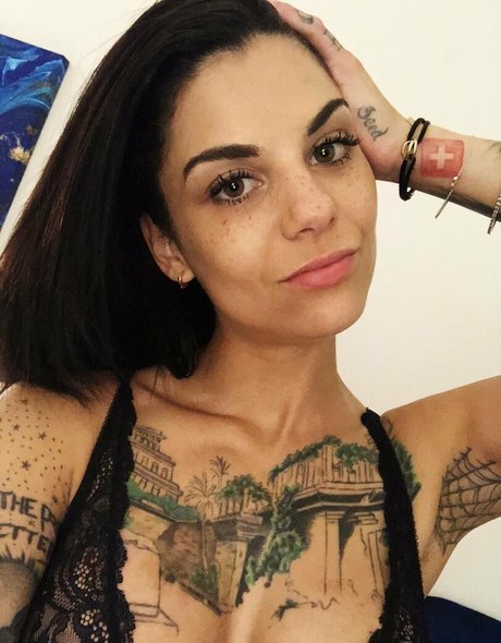 bonnierottenx xxx actress gallery