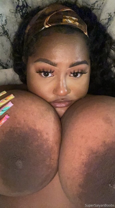 supersaiyanboobs model free pics