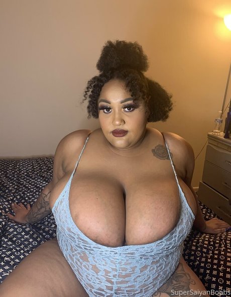 supersaiyanboobs star hot photo