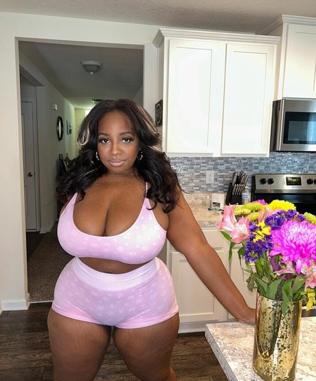 brownbodii high quality model photo