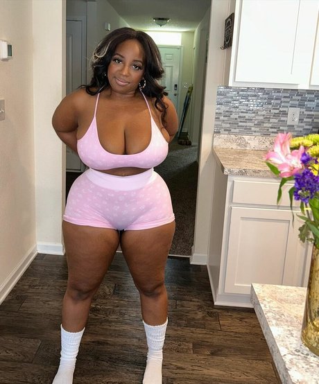 brownbodii pornographic actress pics