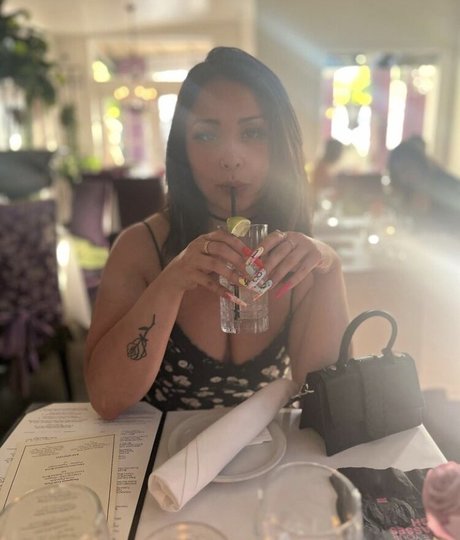 nongmhoe erotic model photo