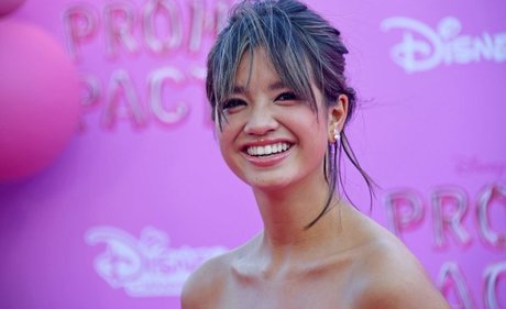 Peyton Elizabeth Lee model porn pic