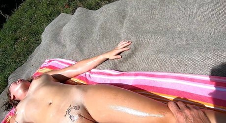 Barefoot Sailing Adventures model beautiful pic