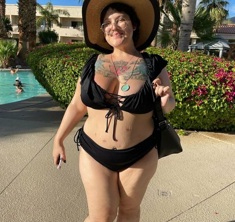 elizaallure beautiful actress pic