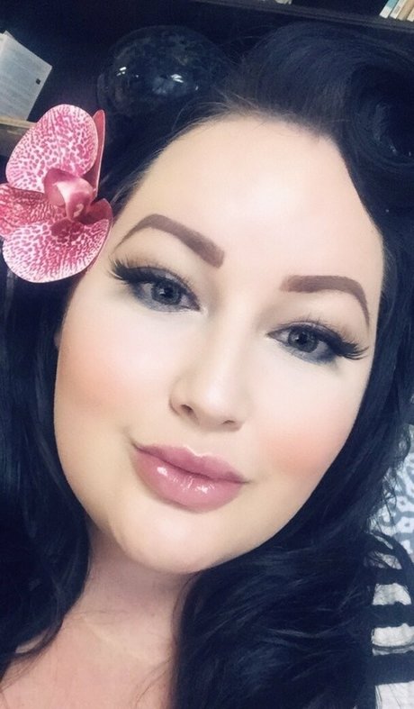 elizaallure pornstar image