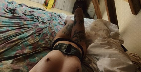 Laraxmoon model sex galleries