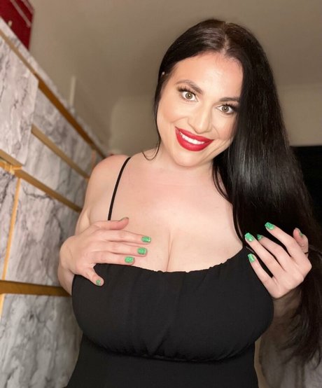 JasmineJamesx beautiful model pic