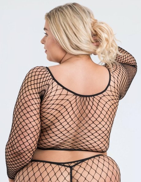 Izzy Nicholls sexy model archive