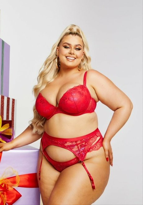 Izzy Nicholls sexy actress photos