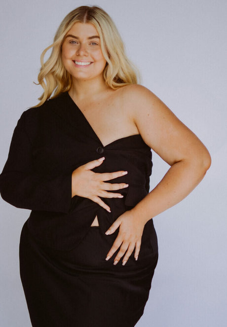 Izzy Nicholls model nice picture