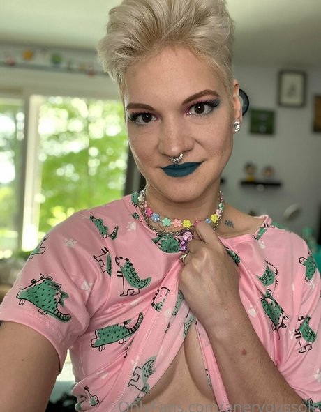 anervoussole actress pic