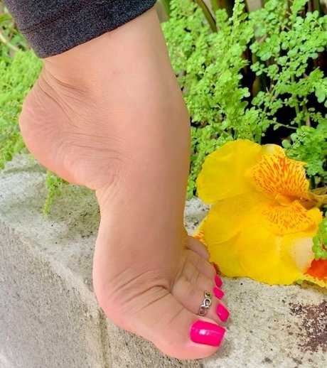 Cinnamonfeet free actress galleries