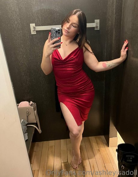 ashleyisadoll model photos