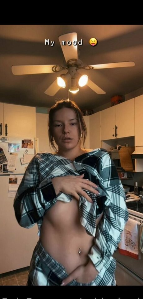 ashleyisadoll star naked galleries