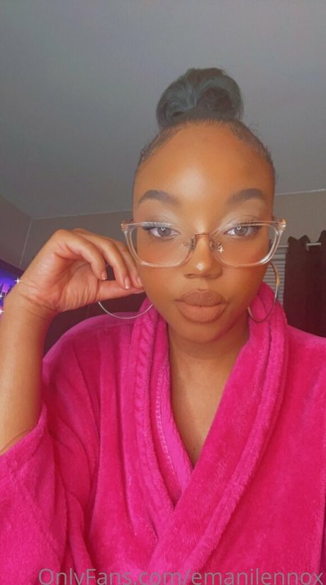 emanilennox model adult pic