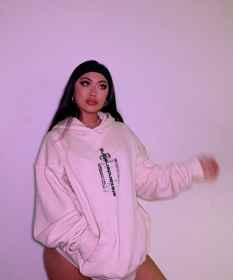 Sakura Nakamura star naked picture