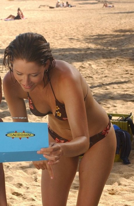 Chyler Leigh star perfect archive