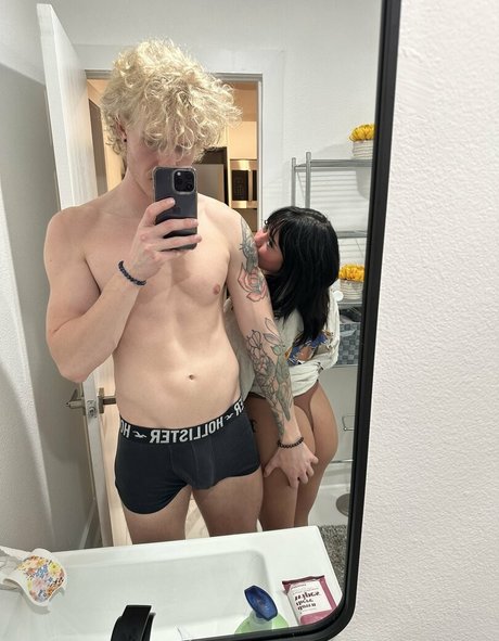 luciferisfemale pretty pornstar image