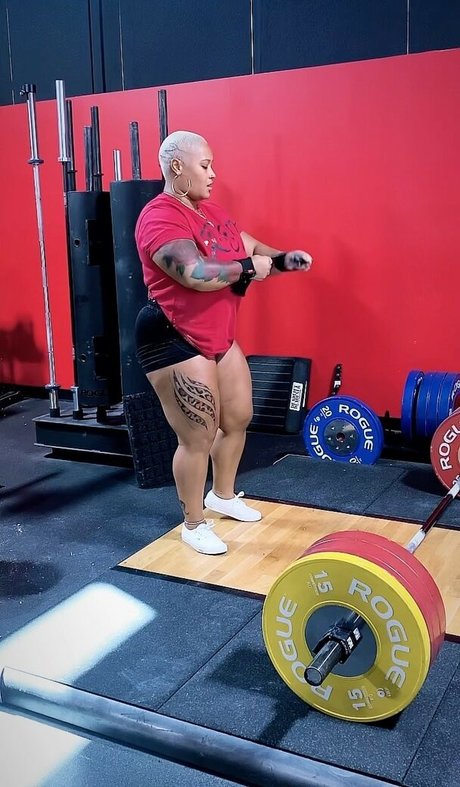 Queen R perfect star image