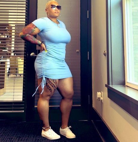 Queen R perfect actress pics